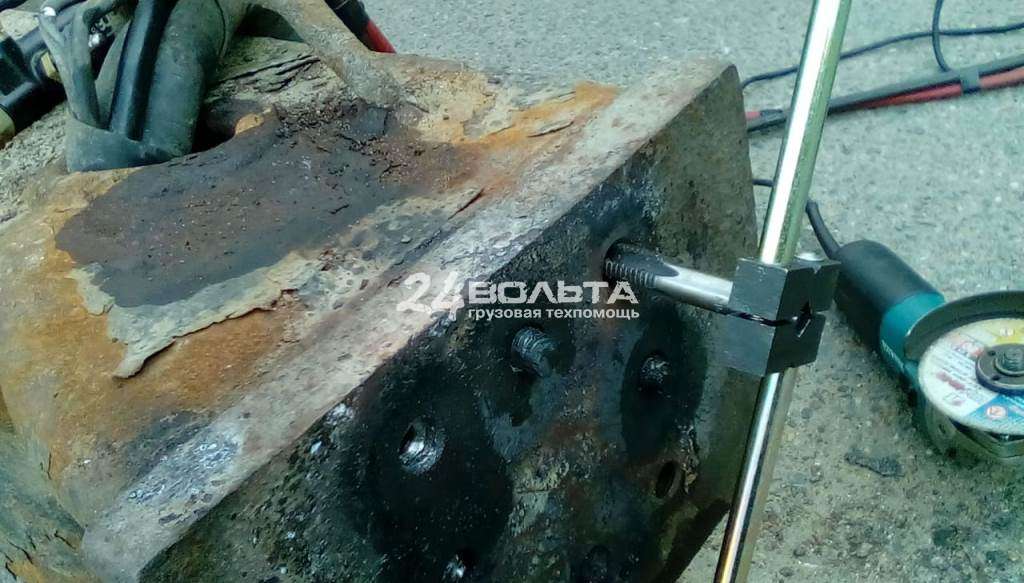 Прогоняем резьбу на дышле прицепа Прогоняем резьбу на дышле