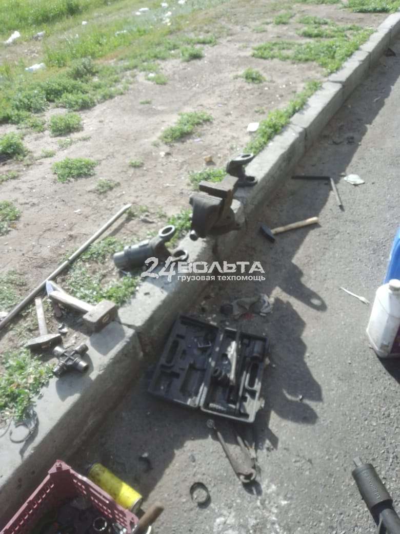 Замена крестовины карданного вала грузового автомобиля